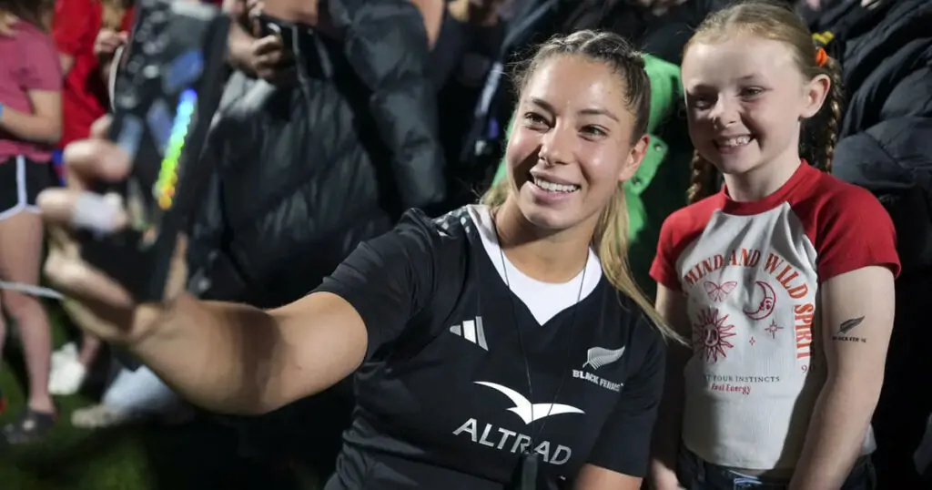 Amy Du Plessis contract extension celebration Black Ferns 2026